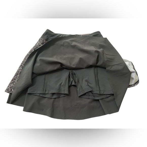 NWT Calia by Carrie Underwood Double Layer Skort in Cross Thatch Black in XS - Picture 4 of 8